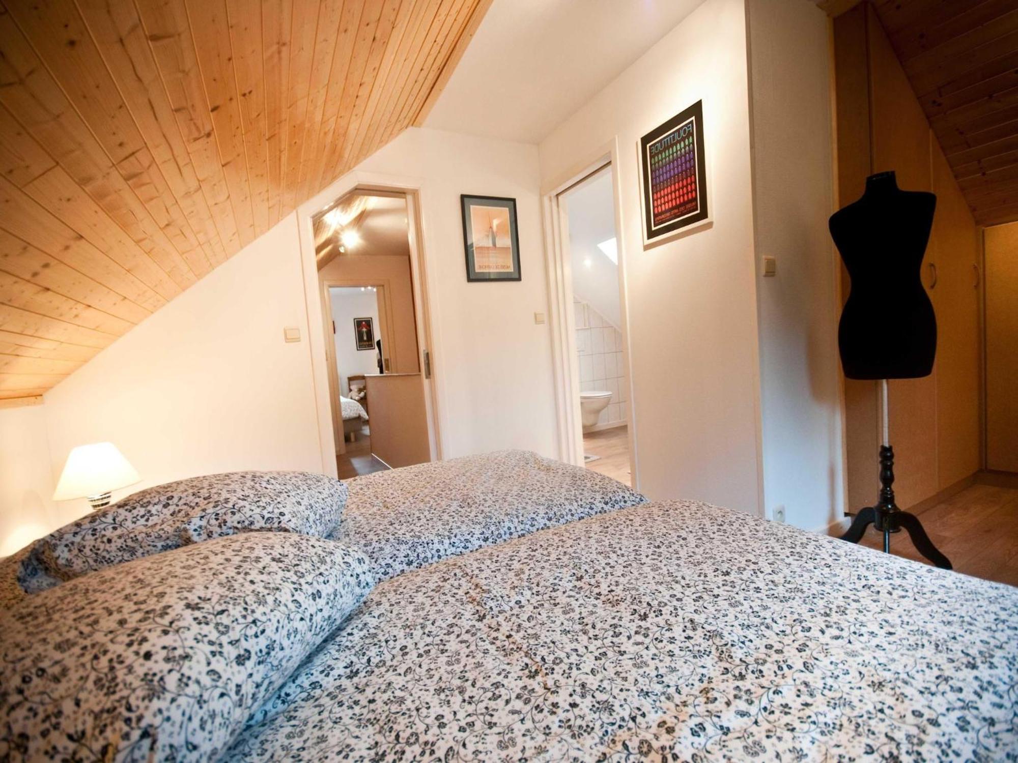 Modern Holiday Home In Stavelot With Fireplace Eksteriør bilde